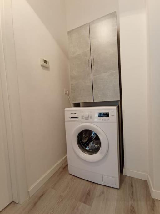 Andrea Central Apartment バーリ エクステリア 写真